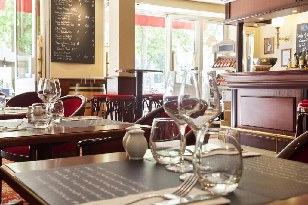 Hotel Brit Le Lion D'or Chinon
